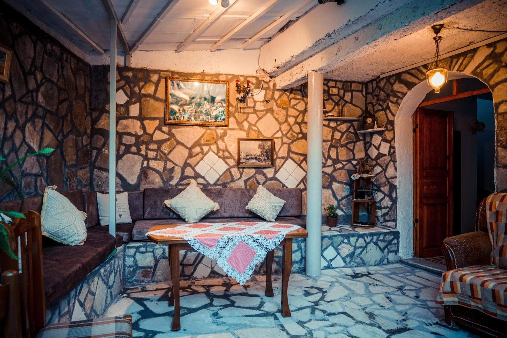 Guesthouse Arber Gjirokastër Eksteriør billede